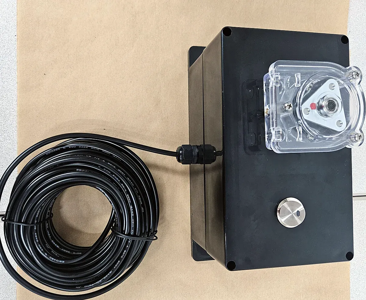 Assembled pump box, ready to mount.
